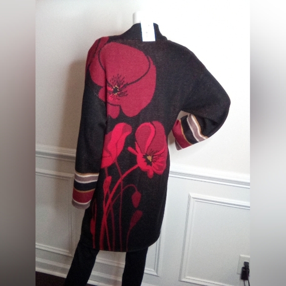 Max Sport Women's Poppy Black and Red Long Floral Cardigan Size Medium - Picture 5 of 16